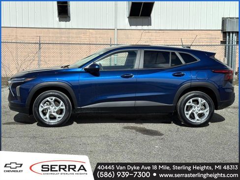 Certified 2024 Chevrolet Trax LS w/ LS Convenience Package image 2