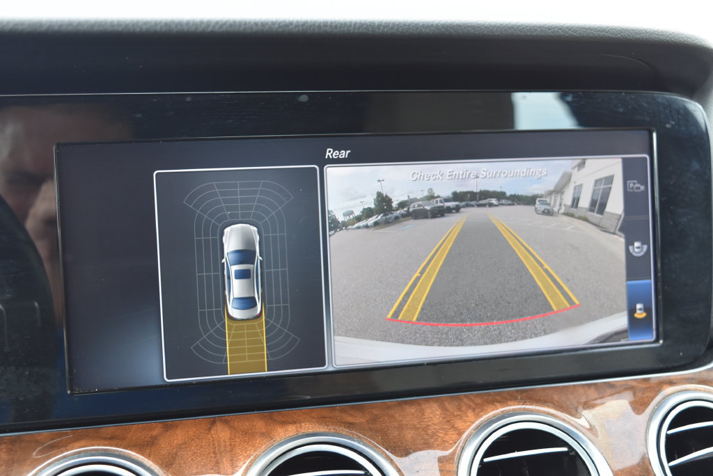 Used 2018 Mercedes-Benz E 300 4MATIC w/ Premium 2 Package (Q02) image 15
