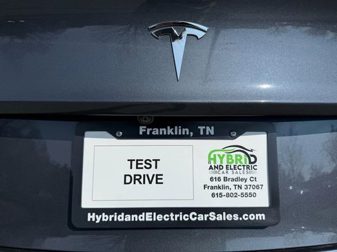 Used 2023 Tesla Model 3 Standard Range image 4