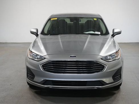 Used 2020 Ford Fusion SE FWD image 2