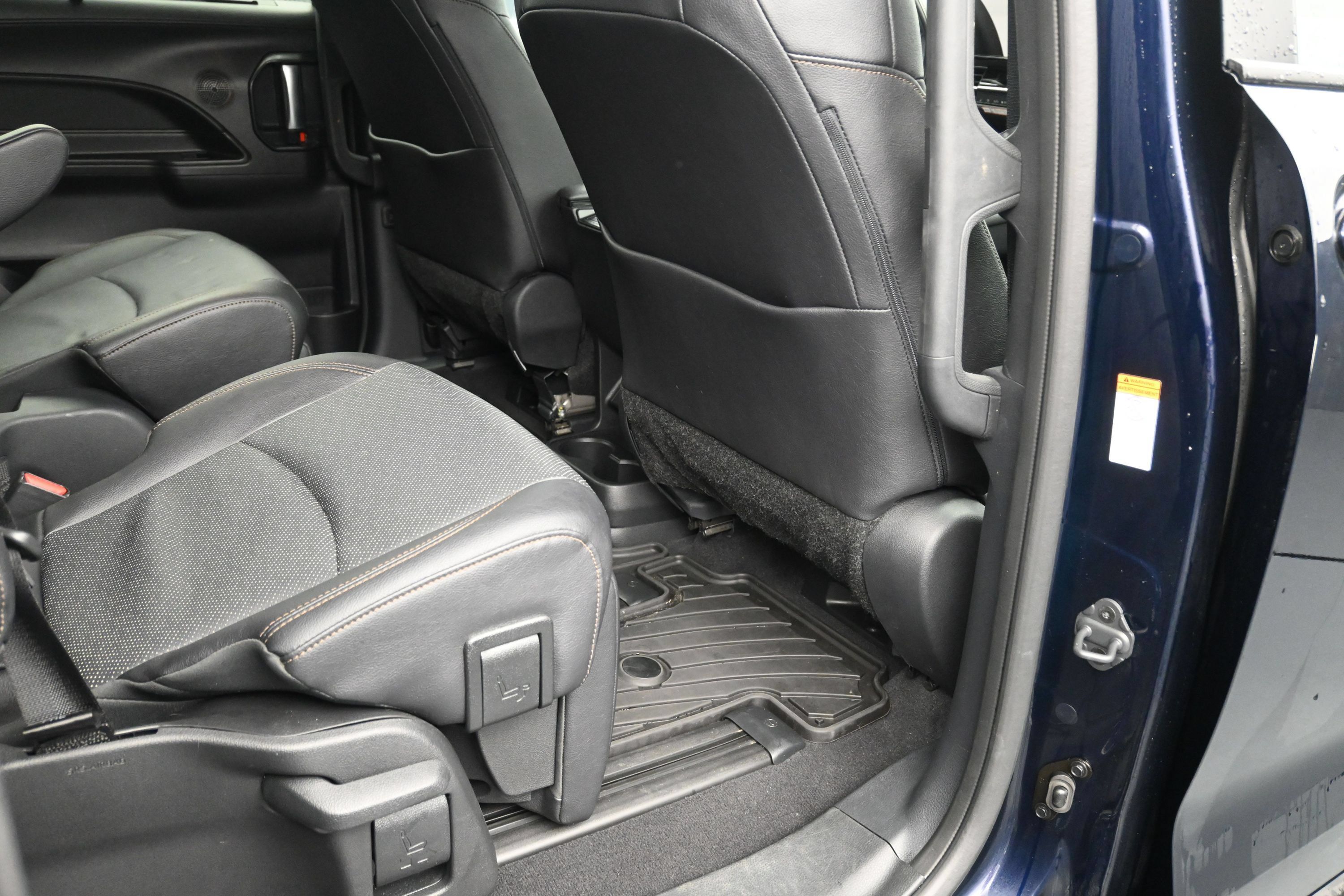 Used 2026 Toyota Sienna Limited FWD image 10