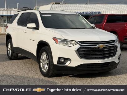 Used 2021 Chevrolet Traverse LT