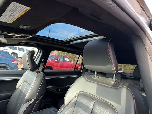 Used 2024 Jeep Wagoneer Launch Edition image 19