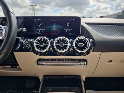 Used 2021 Mercedes-Benz GLA 250 w/ Premium Package image 25