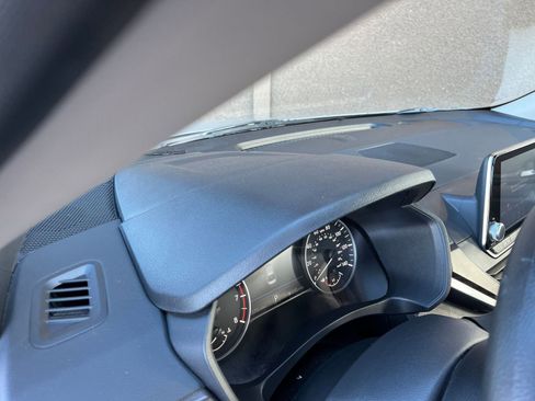 Used 2024 Nissan Altima 2.5 SV image 34