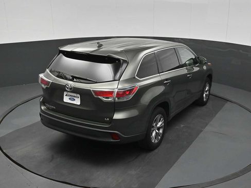Used 2016 Toyota Highlander Plus FWD image 27