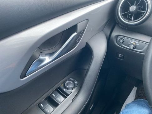 Used 2025 Chevrolet Blazer LT w/ Sound & Technology Package image 17