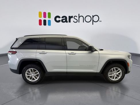 Used 2024 Jeep Grand Cherokee Laredo X AWD/4WD image 6