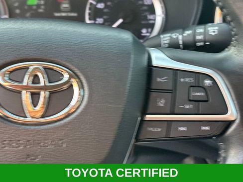 Used 2023 Toyota Highlander LE image 16