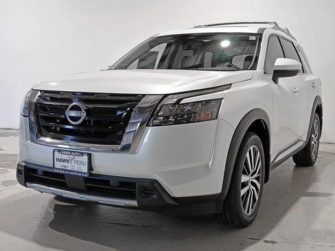 New 2025 Nissan Pathfinder Platinum w/ Lighting Package (N92) image 3