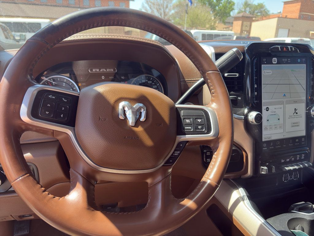 Used 2022 RAM 3500 Laramie AWD/4WD image 10