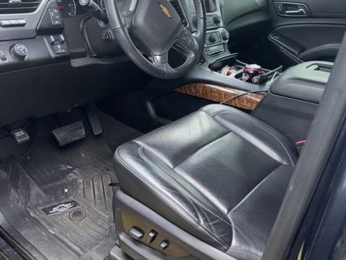 Used 2019 Chevrolet Suburban Premier image 7