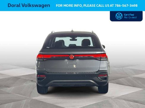 Used 2025 Volkswagen Taos SE FWD image 7