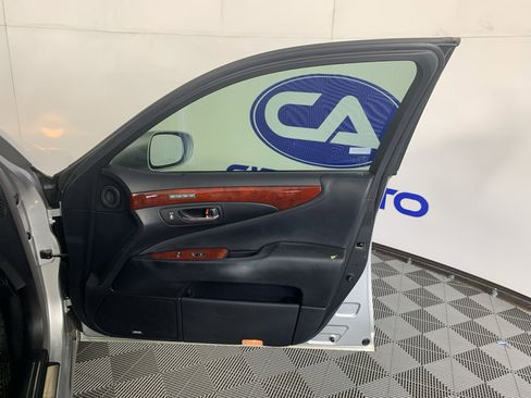 Used 2012 Lexus LS 460 w/ Comfort Pkg image 41