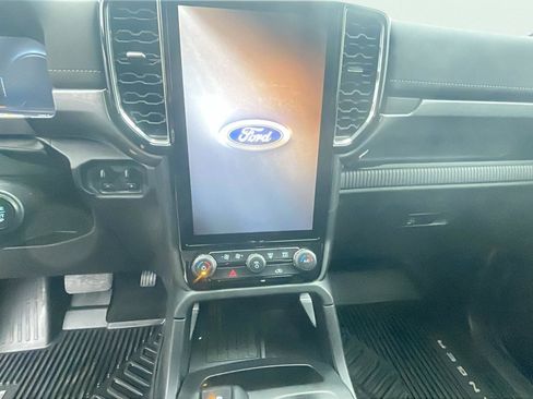 Used 2024 Ford Ranger Lariat w/ Advanced Towing Package image 13