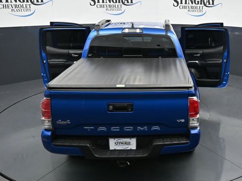 Used 2017 Toyota Tacoma Limited w/ Exterior Package AWD/4WD image 35