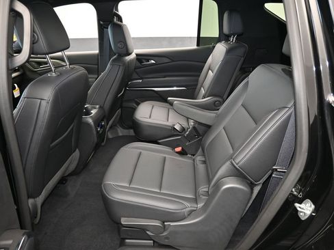 Used 2025 Chevrolet Traverse LT w/ Midnight/Sport Edition image 39