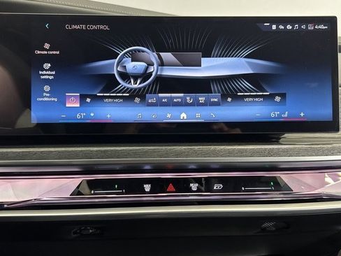 Used 2025 BMW i7 eDrive50 w/ M Sport Package image 23