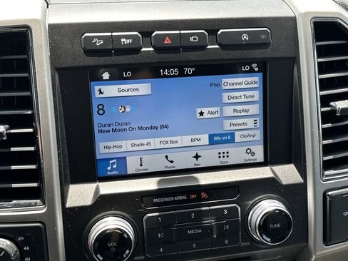 Used 2018 Ford F150 Lariat w/ Equipment Group 502A Luxury AWD/4WD image 26