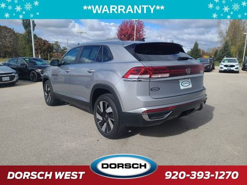 Used 2024 Volkswagen Atlas Cross Sport SE image 3