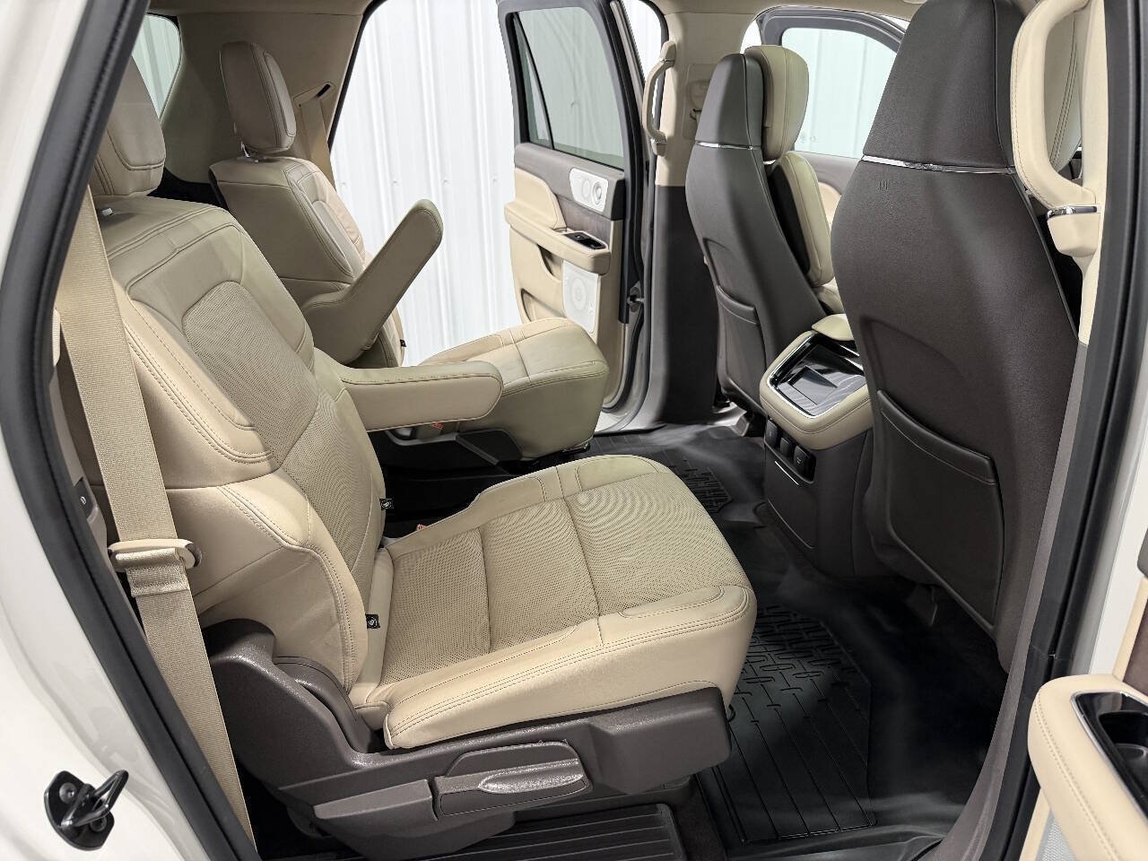 Used 2022 Lincoln Navigator L Reserve AWD/4WD image 26