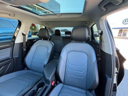 Certified 2025 Volkswagen Jetta SEL image 40