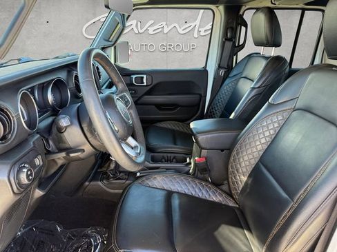 Used 2023 Jeep Gladiator Overland image 10
