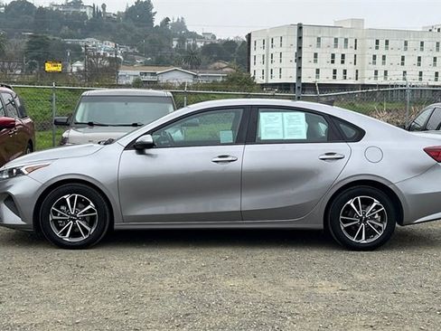 Used 2023 Kia Forte LXS image 10