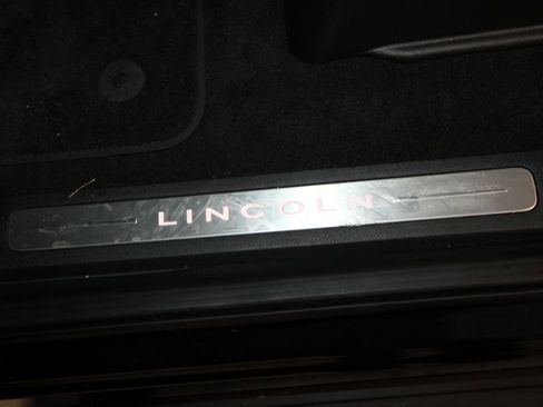 Used 2024 Lincoln Navigator L Reserve image 7