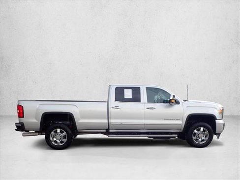 Used 2019 GMC Sierra 3500 Denali w/ Duramax Plus Package AWD/4WD image 5