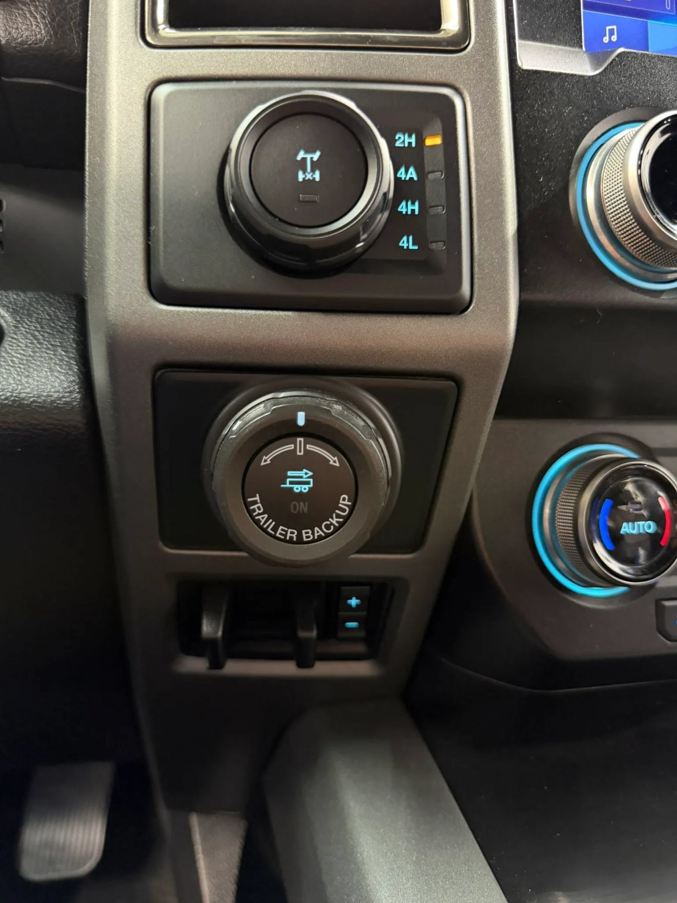 Used 2020 Ford F150 Raptor w/ Equipment Group 802A Luxury AWD/4WD image 30