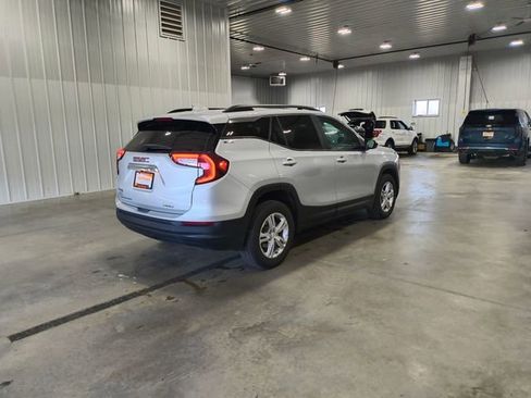 Used 2022 GMC Terrain SLE w/ Driver Convenience Package AWD/4WD image 8