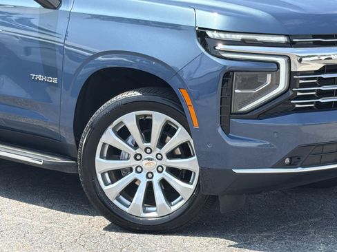 Used 2025 Chevrolet Tahoe Premier RWD image 3