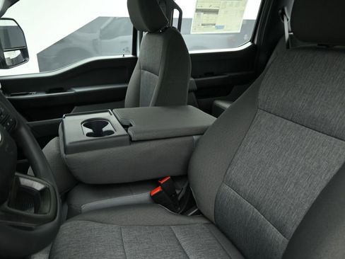 New 2026 Ford F250 XL w/ XL Chrome Package image 16