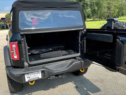 Used 2024 Ford Bronco Badlands image 19