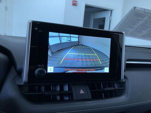 Certified 2025 Toyota RAV4 LE AWD/4WD image 27