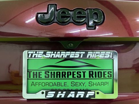 Used 2018 Jeep Grand Cherokee Altitude AWD/4WD image 13