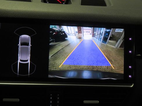 Used 2019 Porsche Cayenne image 36