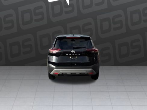 Used 2023 Nissan Rogue S image 4