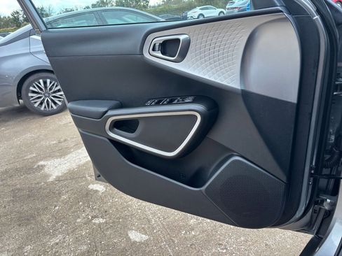 Used 2025 Kia Soul LX w/ LX Technology Package image 20