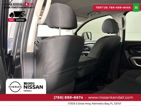 Used 2017 Nissan Titan SV image 27