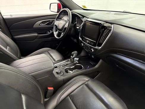 Used 2023 Chevrolet Traverse LT w/ LT Premium Package AWD/4WD image 26