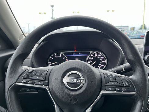 Used 2025 Nissan Sentra SV image 25