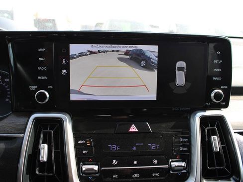 Used 2022 Kia Sorento S w/ Panoramic Sunroof Package image 16