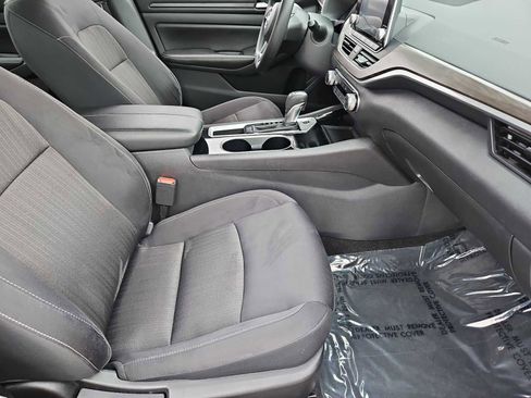 Used 2024 Nissan Altima 2.5 SV image 21