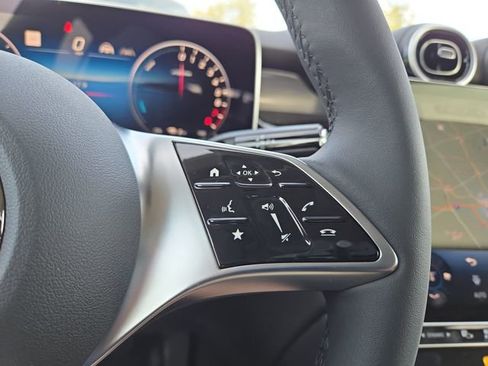 New 2025 Mercedes-Benz GLC 350e 4MATIC image 17