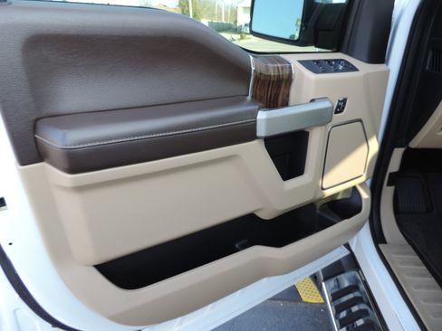 Used 2018 Ford F150 Lariat w/ Equipment Group 502A Luxury image 14