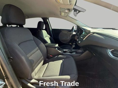 Used 2018 Chevrolet Malibu LT w/ Redline Edition FWD image 9