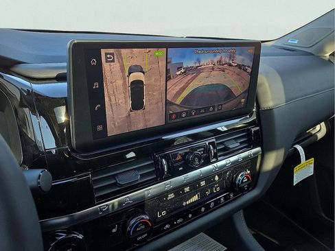 New 2026 Nissan Pathfinder SL image 17