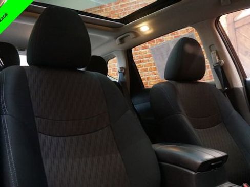 Used 2019 Nissan Rogue SV w/ Sun & Sound Touring Package image 54